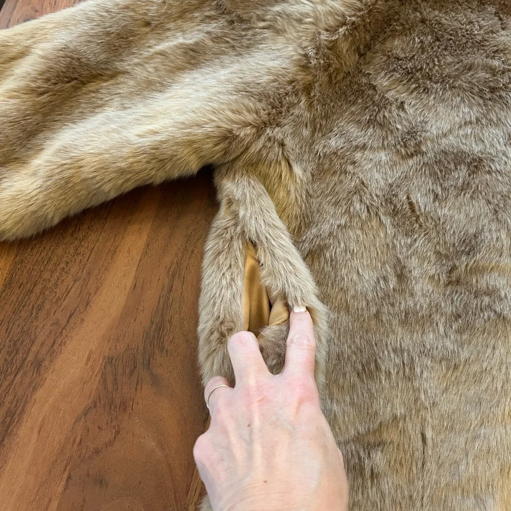 cara Faux Fur Jacket in Light Taupe - Picture 3 of 9